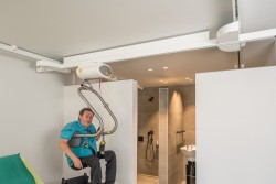 Szyna trawersowa elektryczna - Handi-Move Podnośnik pacjenta