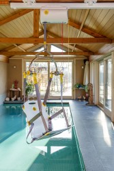 Podnośnik sufitowy jako podnośnik basenowy ; Krzesełko do podnośnika basenowego - Handi-Move Podnośnik pacjenta