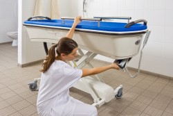 Wózek transportowo-kąpielowy - Handi-Move Podnośnik pacjenta