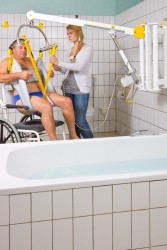 Podnośnik ścienny ; Kamizelka kąpielowa ; Wieszak standardowy - Handi-Move Podnośnik pacjenta